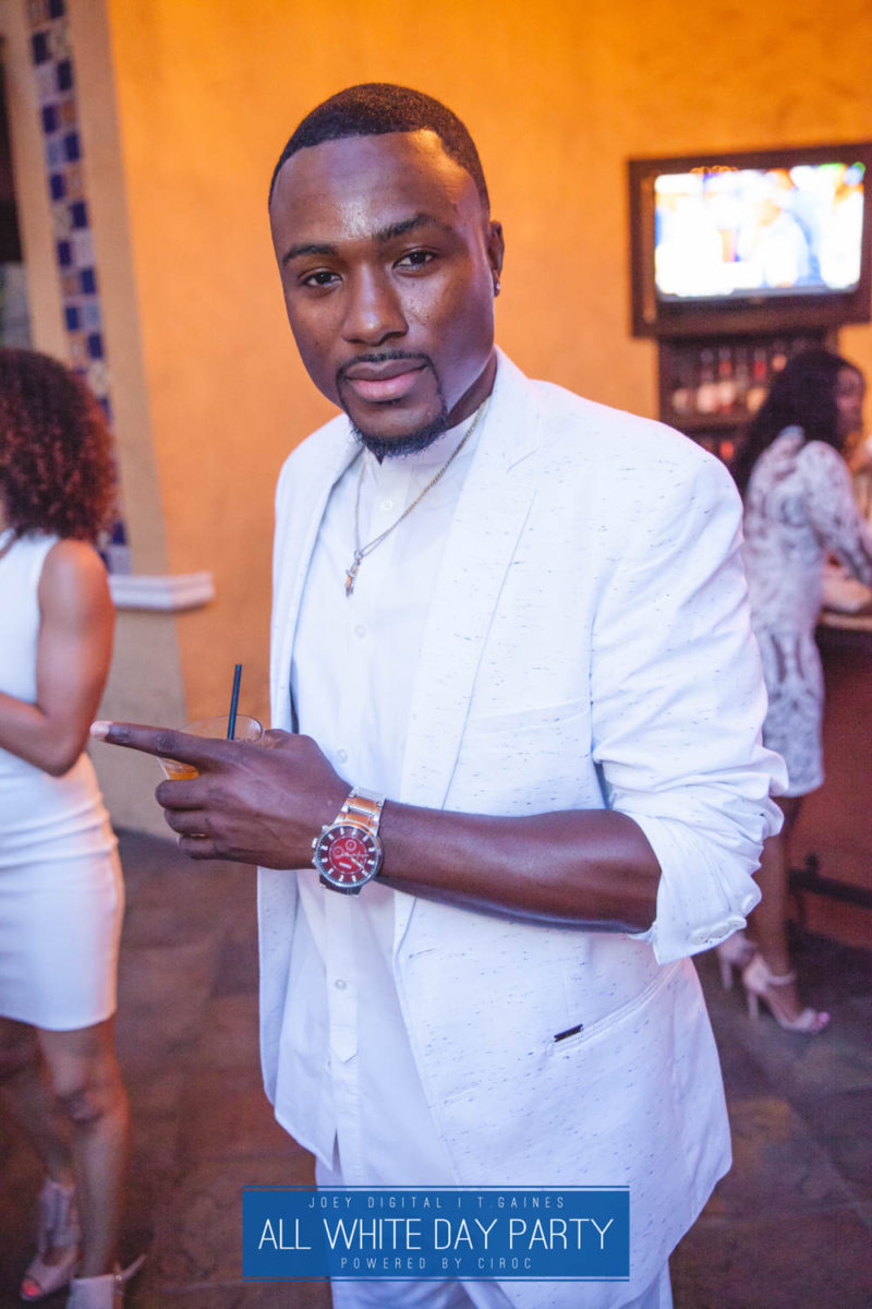 AllWhite-100-IMG_8304