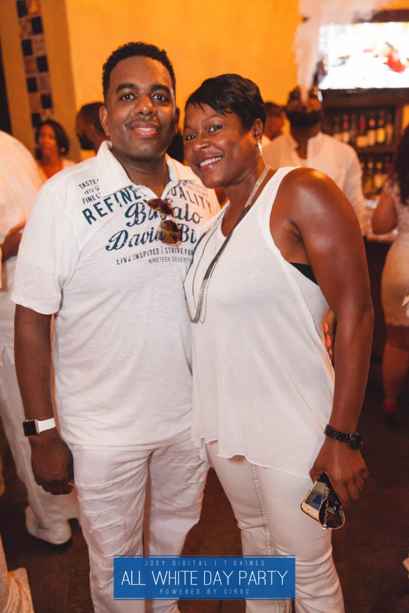 AllWhite-122-IMG_8342