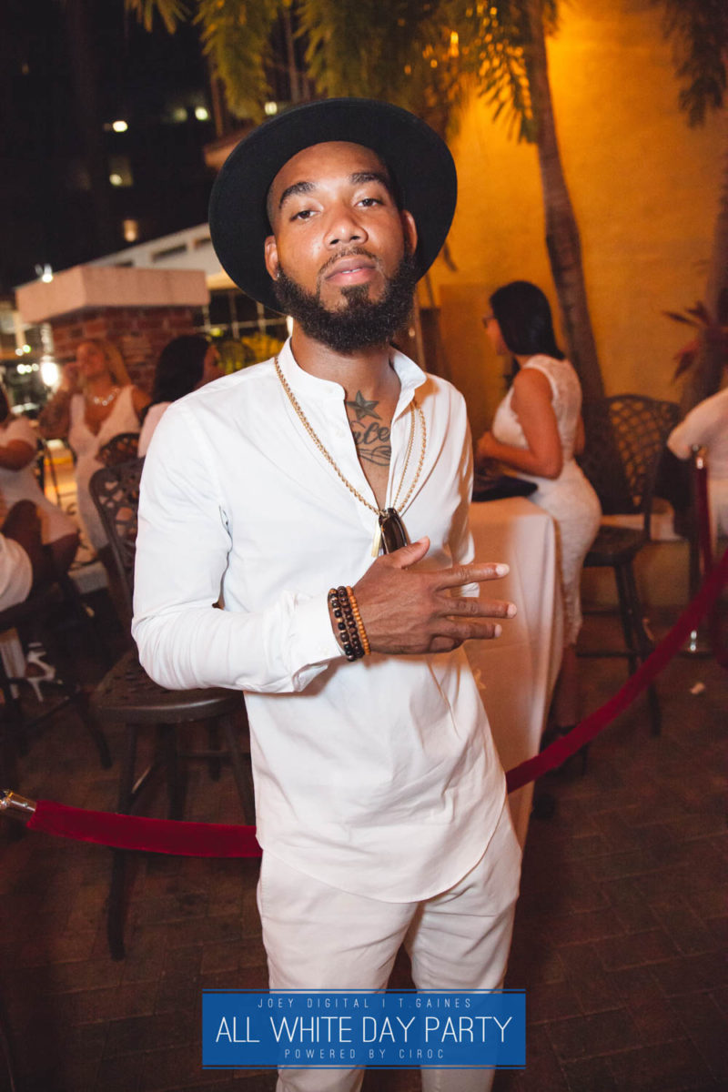 AllWhite-146-IMG_8378