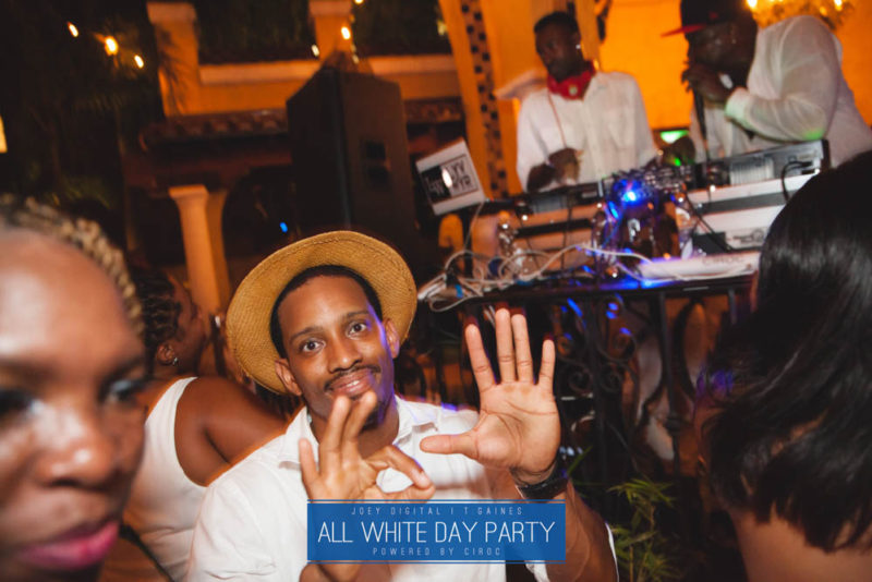 AllWhite-309-IMG_8703