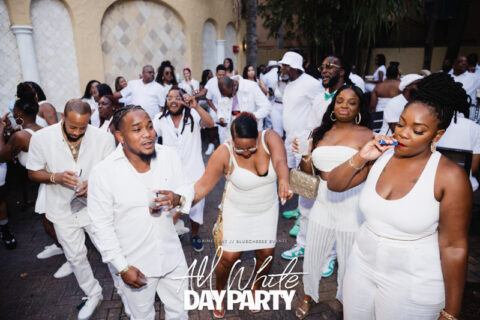 AllWhite-R6II2382