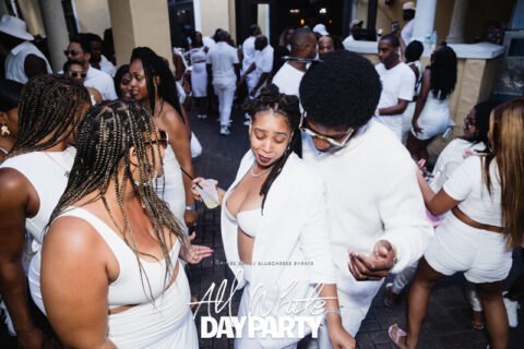 AllWhite-R6II2389