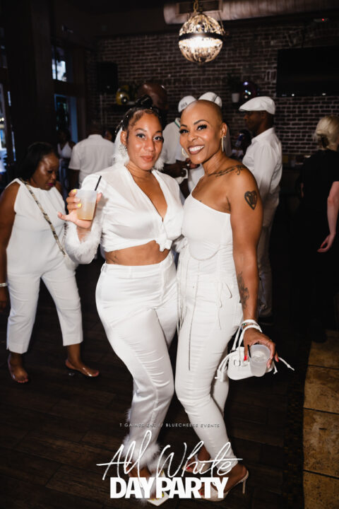 AllWhite-R6II2393
