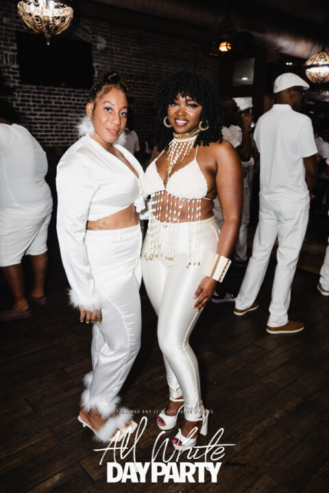 AllWhite-R6II2457