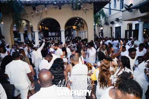 AllWhite-R6II2462