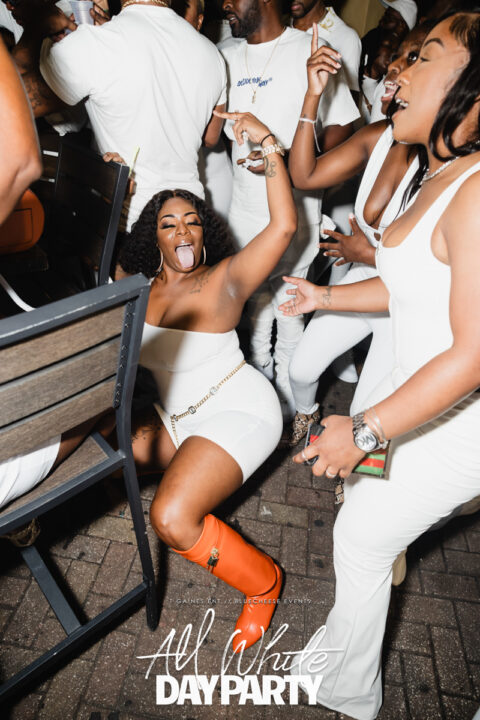 AllWhite-R6II2611