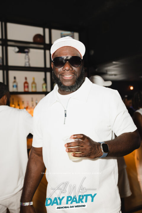 AllWhite-EIP19022